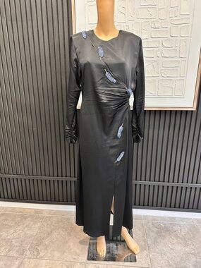 Zara Dark Navy Long-Sleeve Midi Dress with Blue Embroidered Accents